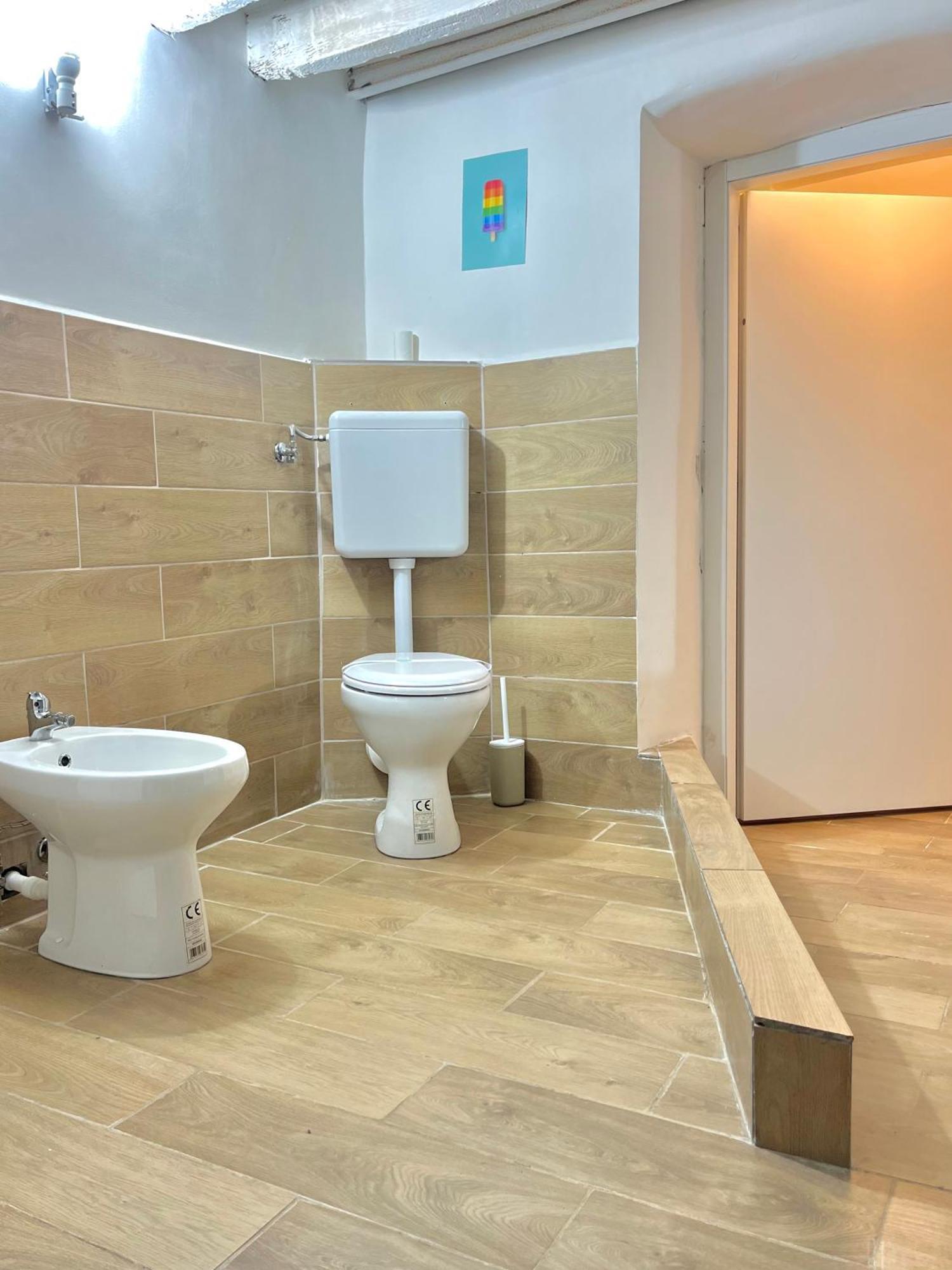 Genova Centro Affittacamere- Bagno In Comune Kültér fotó