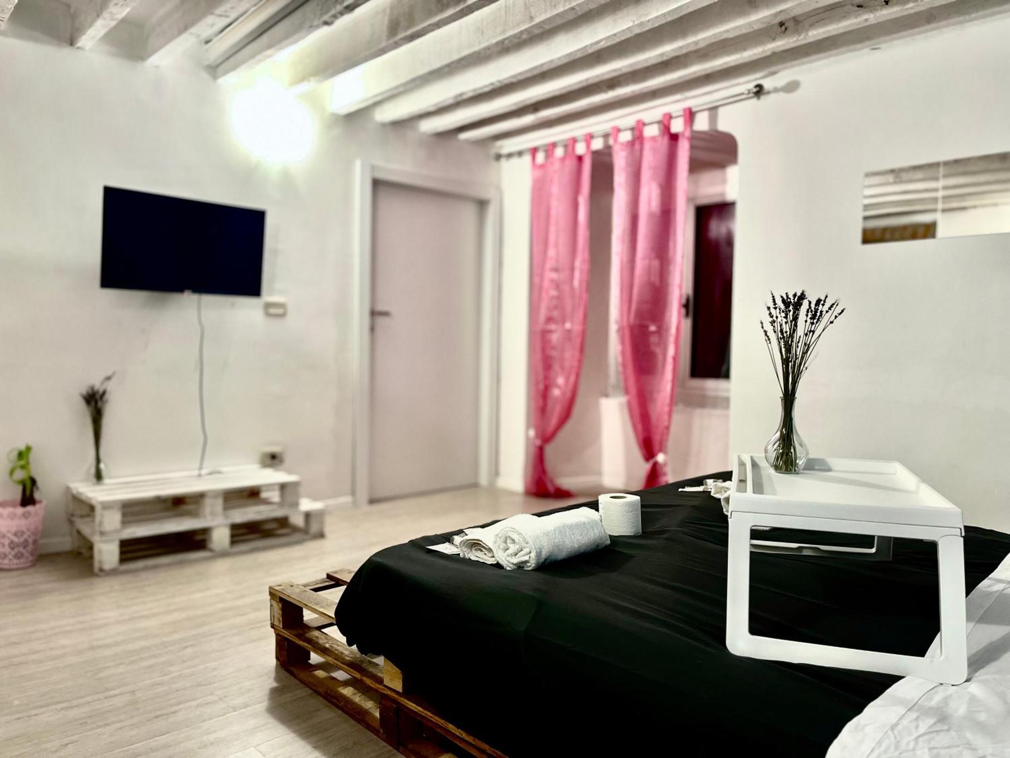Genova Centro Affittacamere- Bagno In Comune Kültér fotó