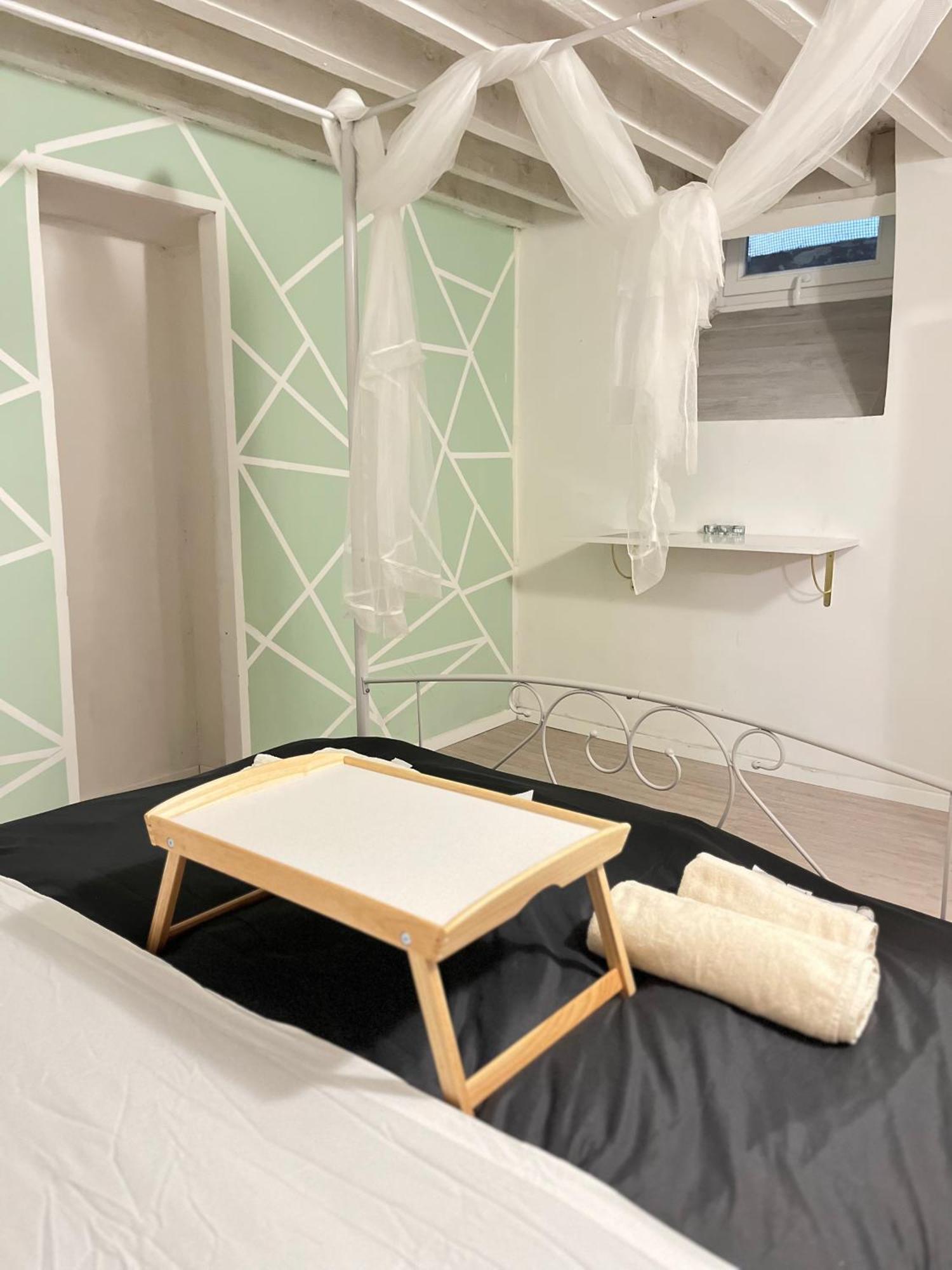 Genova Centro Affittacamere- Bagno In Comune Kültér fotó